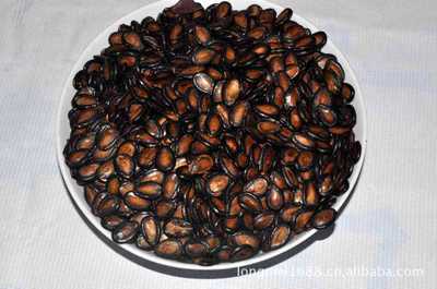 咸干花生与五香瓜子的美味世界 龙梅带来的休闲小食精品